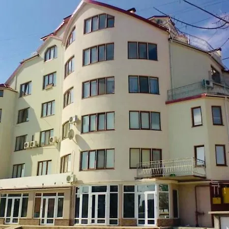 Royal Boulevard Apartment